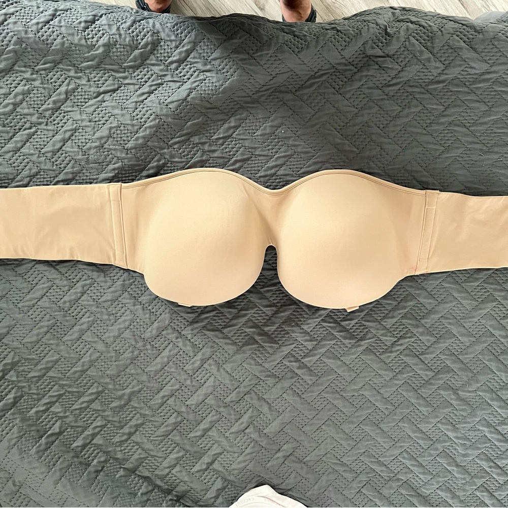 New Nude Cacique strapless bra 46DDD.